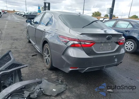 2024 Toyota Camry Se z USA, uszkodzony, nr VIN 4T1G11AK6RU900260